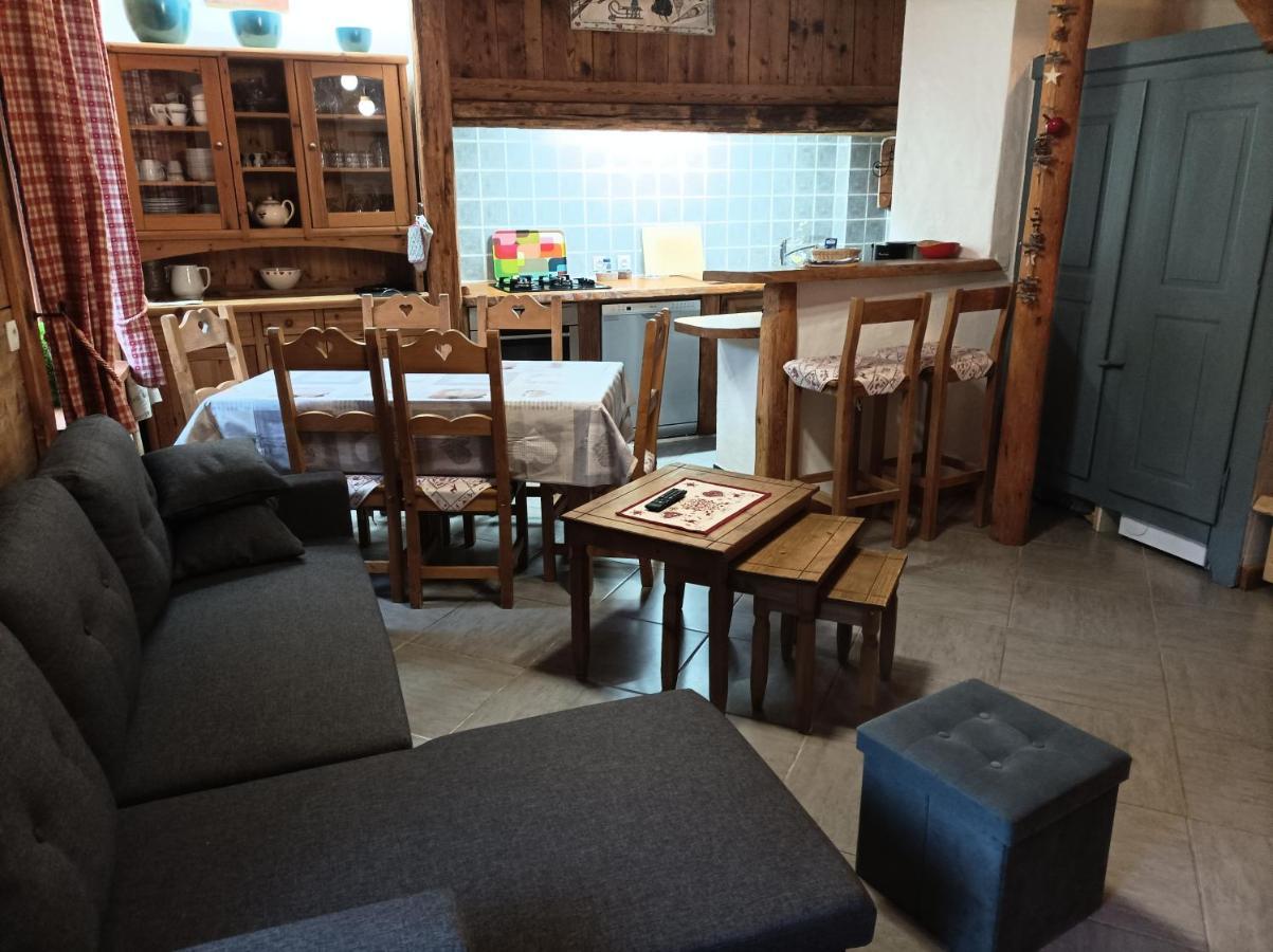 Chalet La Ferme D'Henriette, A Samoëns Habitación foto